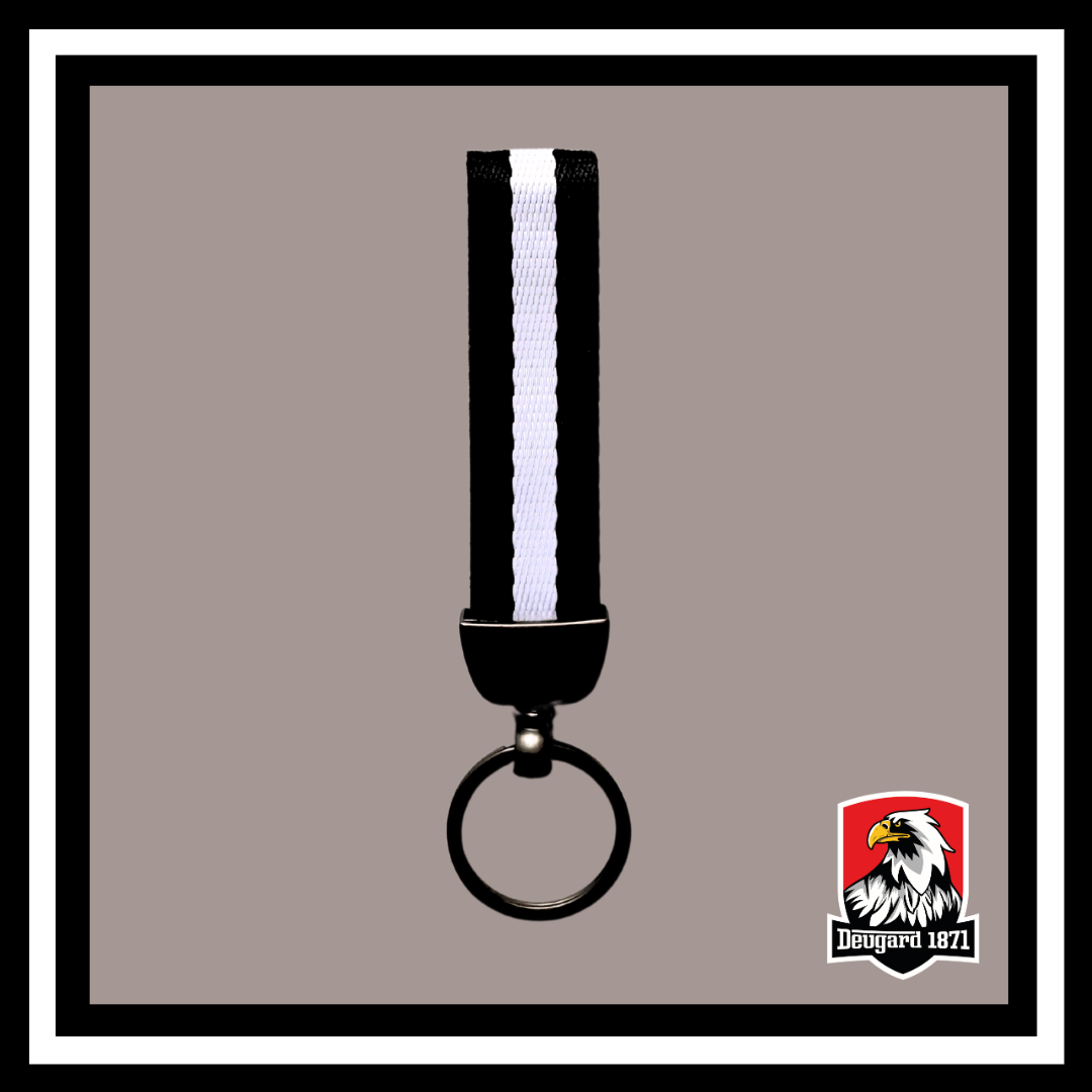 Schlüsselanhänger Preußen mit gewebtem Band in schwarz-weiß-schwarz